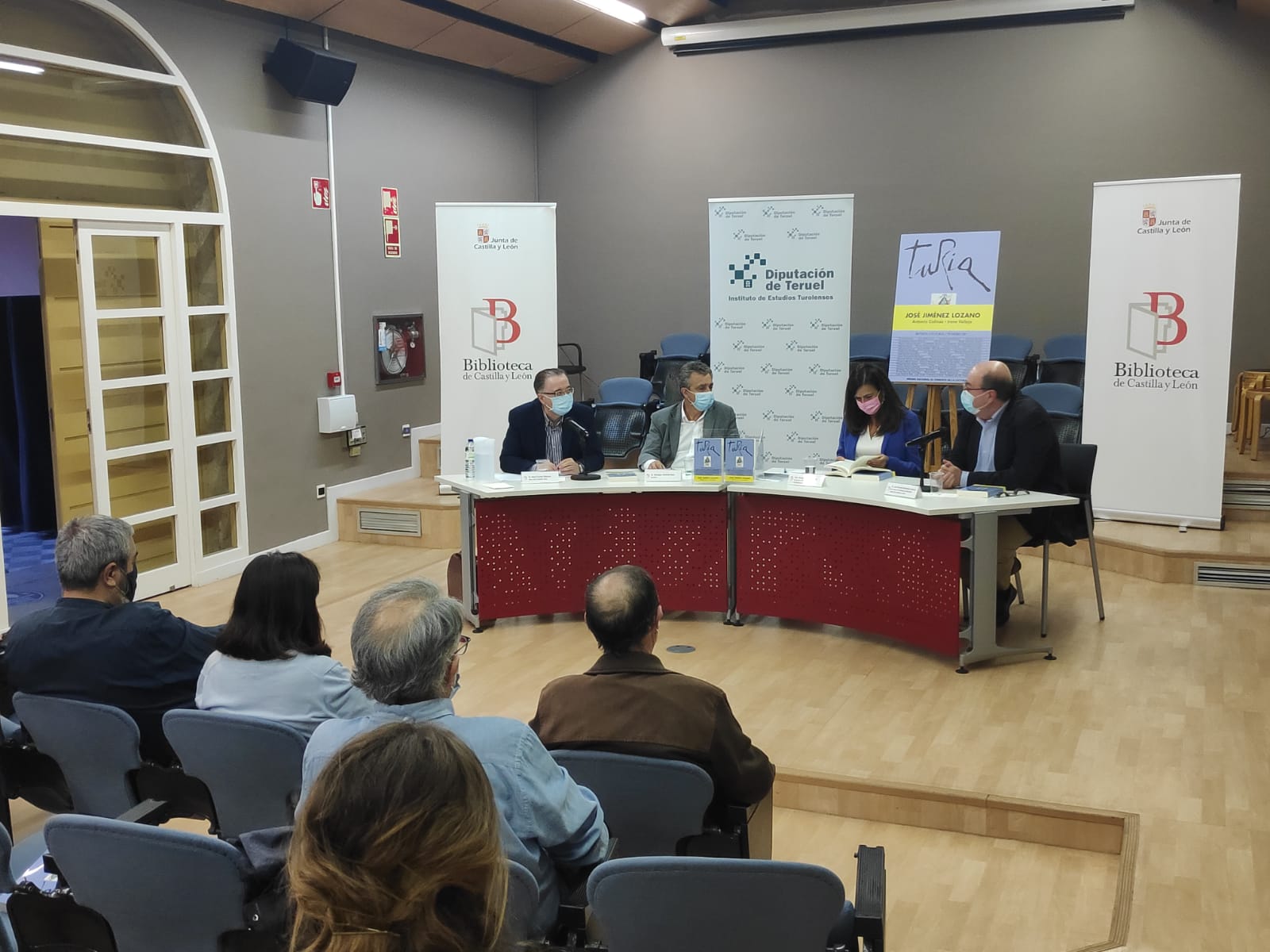 Presentaci�n de la revista cultural Turia numero 139